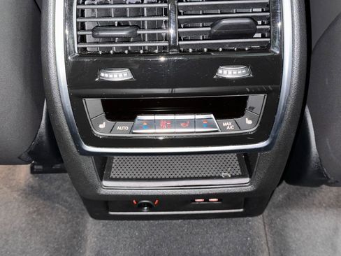 Used 2025 BMW X5 xDrive50e image 12