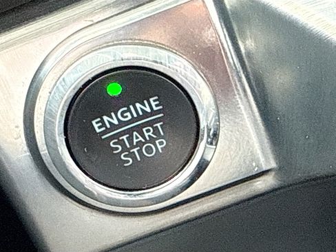 Used 2023 Ford F150 Lariat AWD/4WD image 34