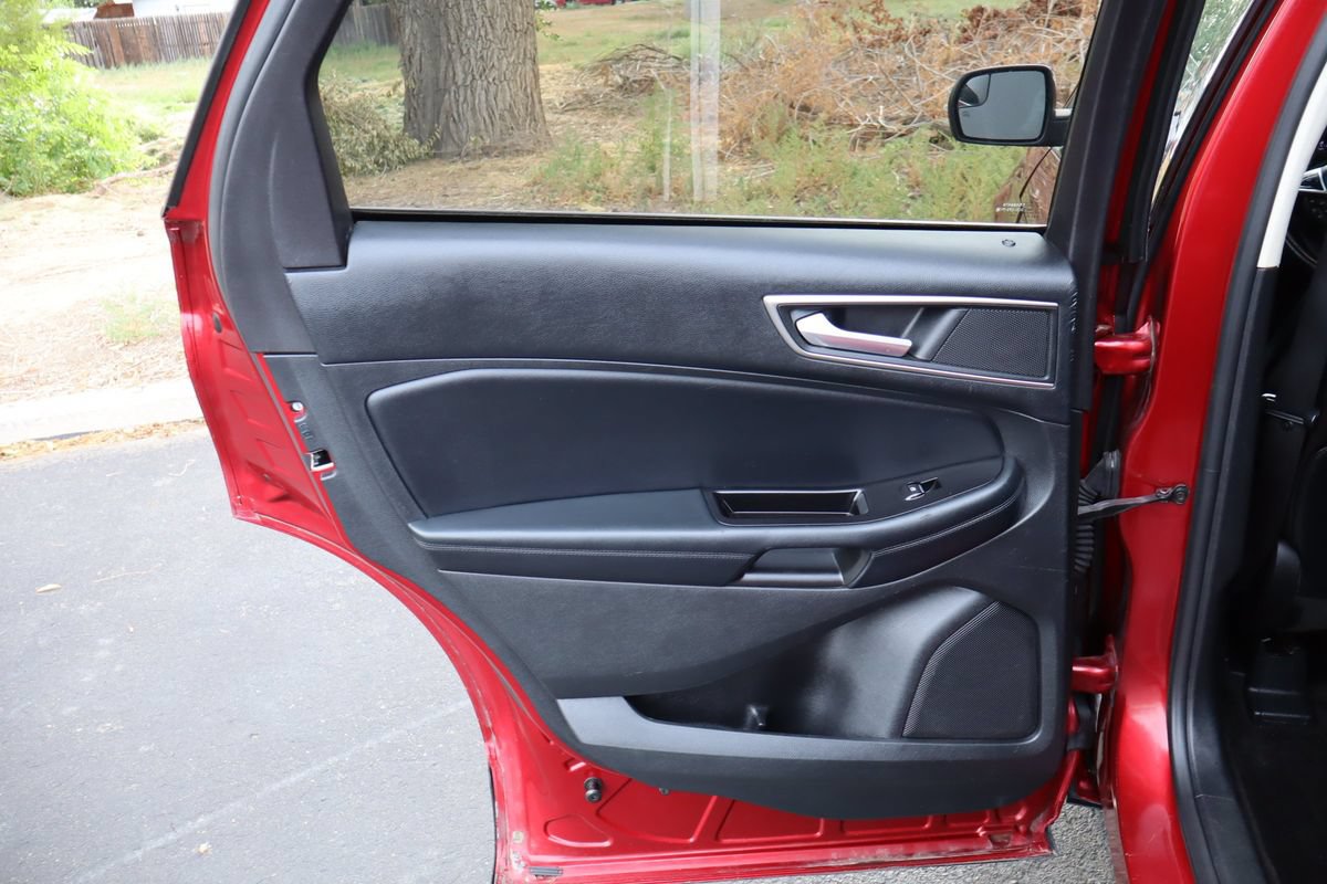 Used 2016 Ford Edge SEL w/ Equipment Group 201A AWD/4WD image 24