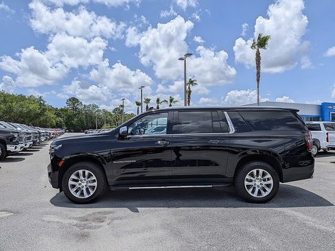 Certified 2024 Chevrolet Suburban Premier AWD/4WD image 6