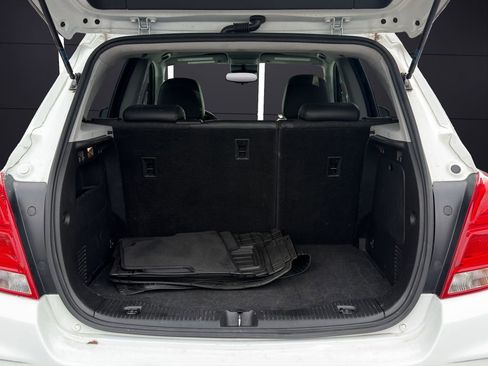 Used 2022 Chevrolet Trax LT w/ Driver Confidence Package image 22