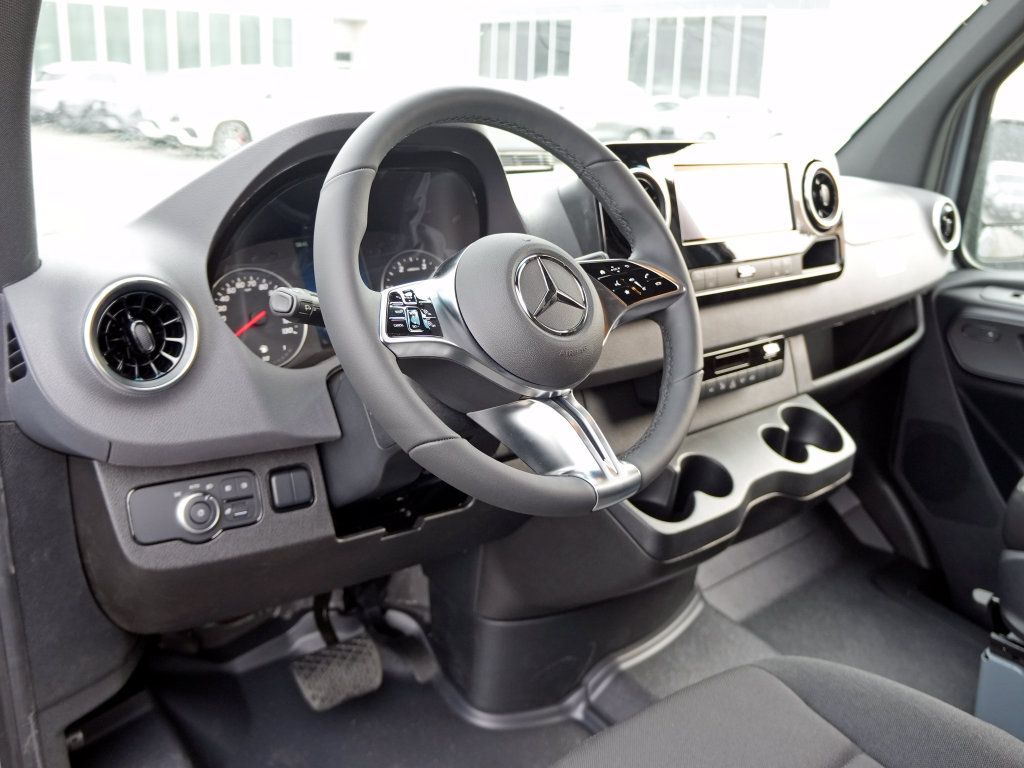 Used 2026 Mercedes-Benz Sprinter 2500 image 11