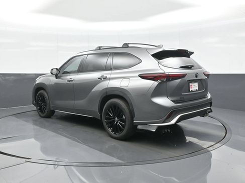 Certified 2026 Toyota Highlander XSE AWD/4WD image 8