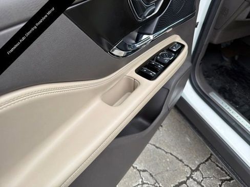 Used 2024 Lincoln Corsair AWD w/ Equipment Group 101A image 16