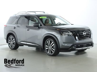 Certified 2024 Nissan Pathfinder Platinum w/ Lighting Package (N92)