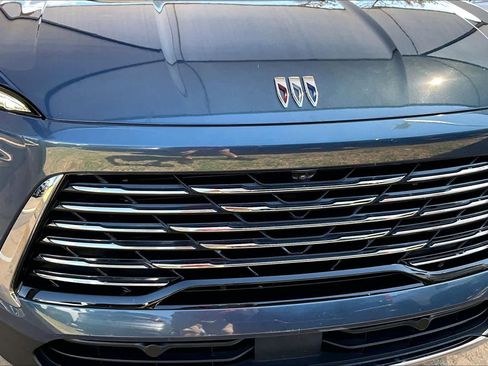 Used 2025 Buick Enclave Preferred w/ Power Package FWD image 29