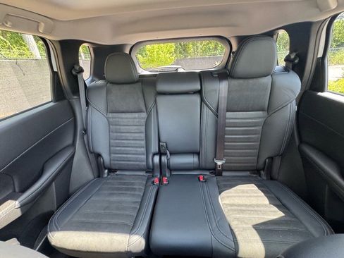 New 2025 Mitsubishi Outlander SE image 37