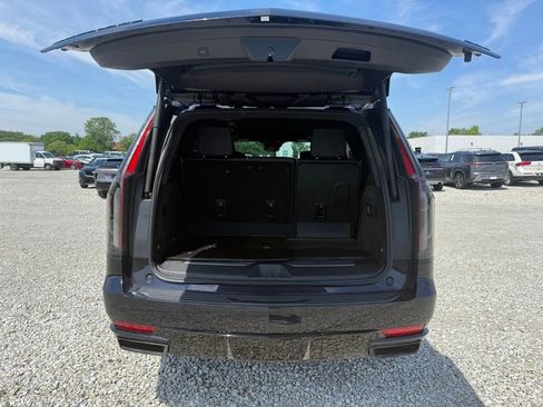 Certified 2024 Cadillac Escalade Sport w/ LPO, ONYX Package AWD/4WD image 13
