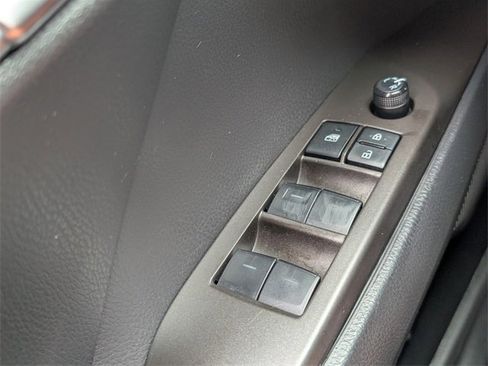 Used 2023 Toyota Camry SE image 32