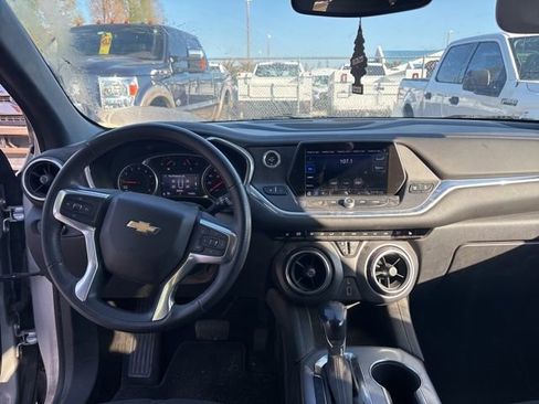 Used 2020 Chevrolet Blazer LT image 11