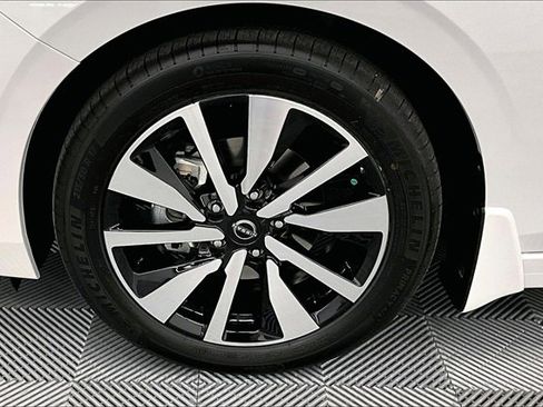 New 2025 Nissan Sentra SV w/ SV Premium Package image 12