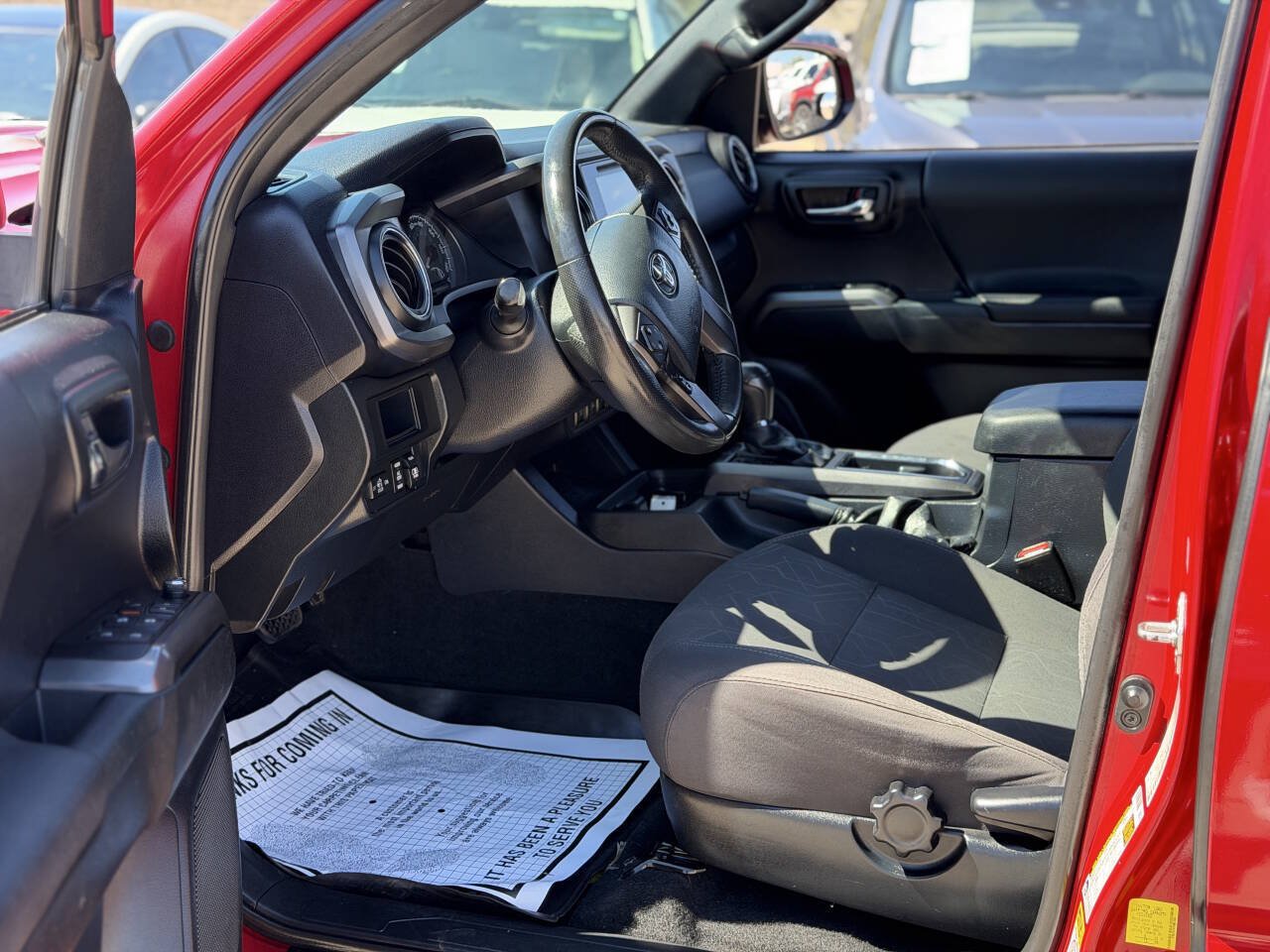 Used 2017 Toyota Tacoma TRD Sport w/ Premium & Technology Package RWD image 3