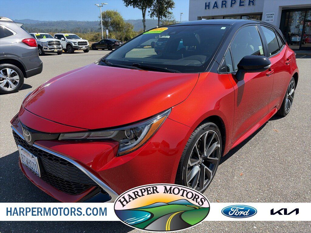 Used 2020 Toyota Corolla XSE FWD image 1