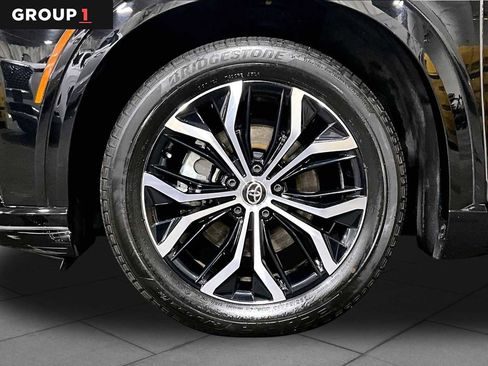 Certified 2025 Toyota Crown Signia AWD/4WD image 11