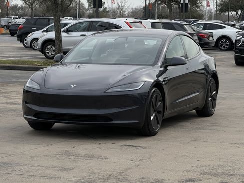 Used 2025 Tesla Model 3 Long Range image 5