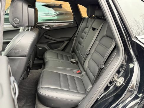 Used 2021 Porsche Macan Turbo image 13