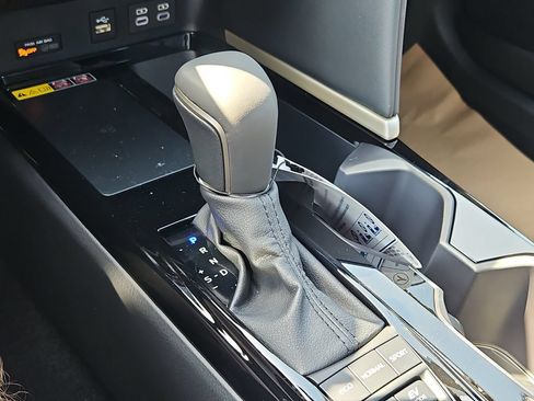 New 2026 Toyota Camry Hybrid AWD/4WD image 17