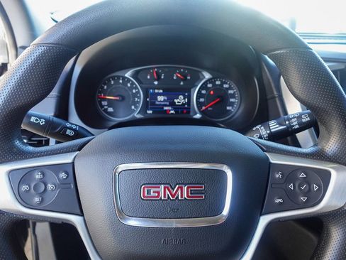 Used 2022 GMC Terrain SLE image 17