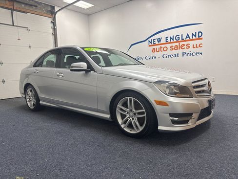 Used 2013 Mercedes-Benz C 300 4MATIC Sedan image 4