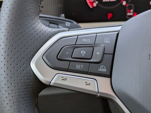 New 2026 Volkswagen Tiguan SE R-Line FWD image 27
