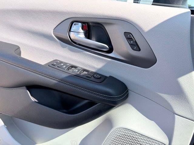 Used 2023 Chrysler Pacifica Touring-L FWD image 19