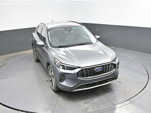 Used 2024 Ford Escape Platinum AWD/4WD image 43