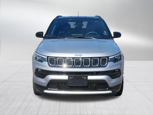 Used 2023 Jeep Compass Limited w/ Elite Group AWD/4WD image 2