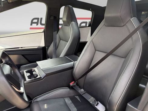 Used 2024 Tesla Cybertruck AWD Crew Cab image 11