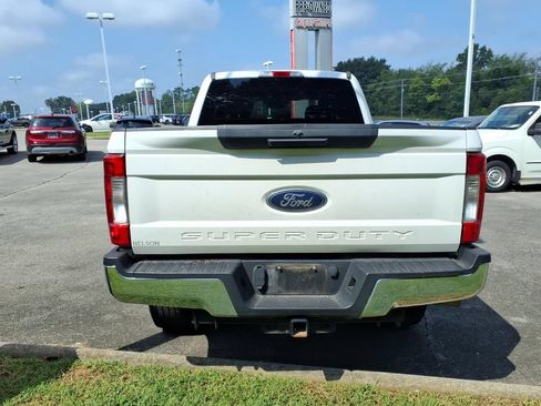 Used 2019 Ford F250 XLT w/ Snow Plow Prep Package AWD/4WD image 3