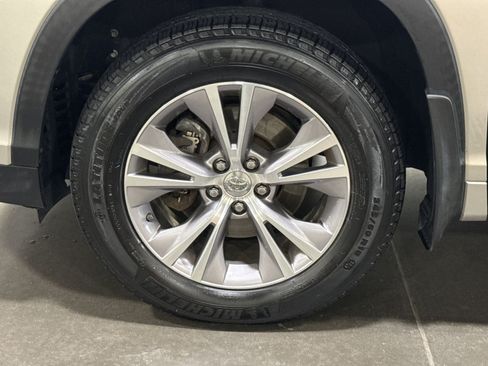 Used 2015 Toyota Highlander XLE AWD/4WD image 11