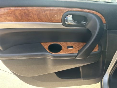 Used 2012 Buick Enclave Leather AWD/4WD image 23