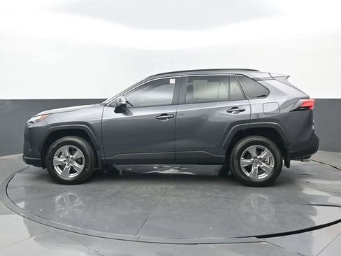 Used 2025 Toyota RAV4 XLE FWD image 23