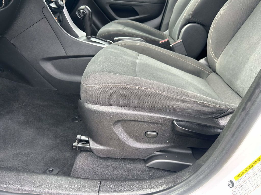 Used 2020 Chevrolet Trax LS w/ Tint and Cruise Package FWD image 15