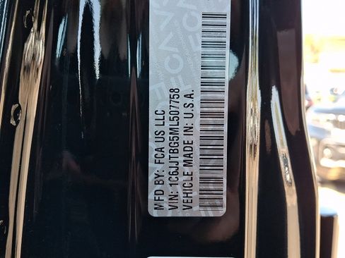 Used 2021 Jeep Gladiator Rubicon w/ LED Lighting Group AWD/4WD image 26