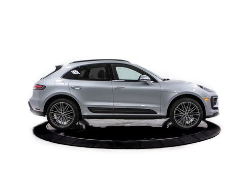 Certified 2026 Porsche Macan AWD/4WD image 8