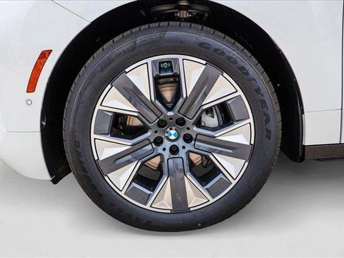 Used 2026 BMW iX xDrive45 w/ Executive Package image 9