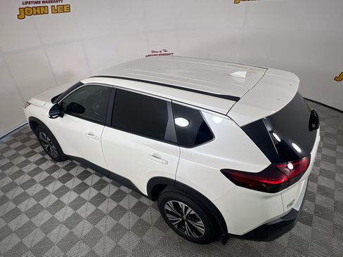 Used 2023 Nissan Rogue SV FWD image 14