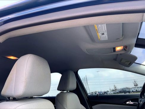 Used 2019 Chevrolet Cruze LT image 12