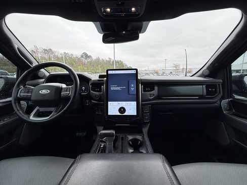 Certified 2022 Ford F150 Lightning Lariat w/ Equipment Group 511A High image 29