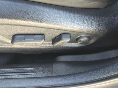Used 2016 Kia Soul + w/ Primo Package FWD image 17