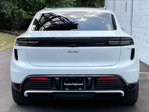 Used 2025 Porsche Macan Turbo Electric AWD/4WD image 20