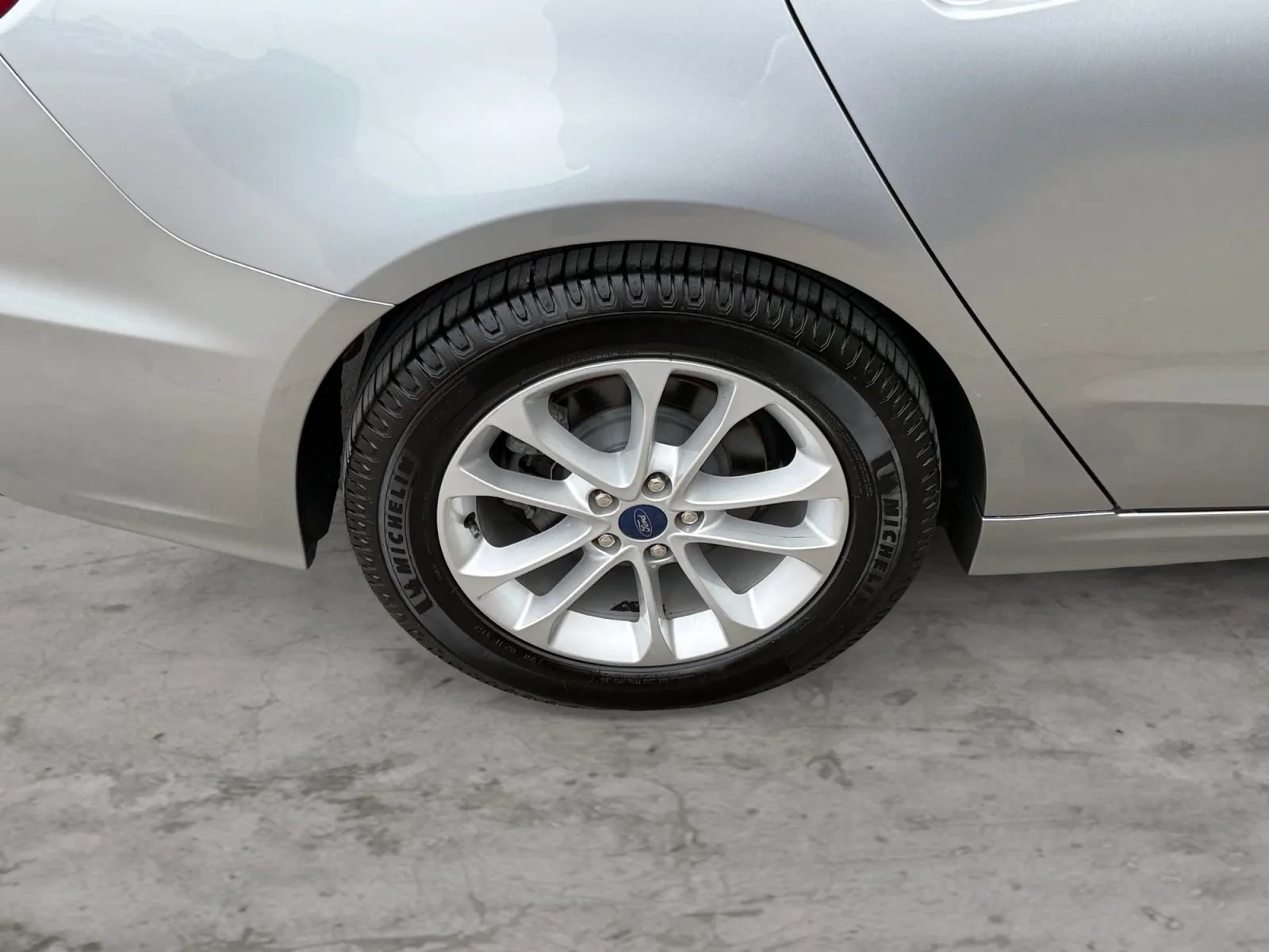 Used 2020 Ford Fusion SE FWD image 45
