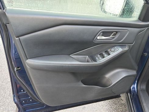 Used 2024 Nissan Rogue SV FWD image 16