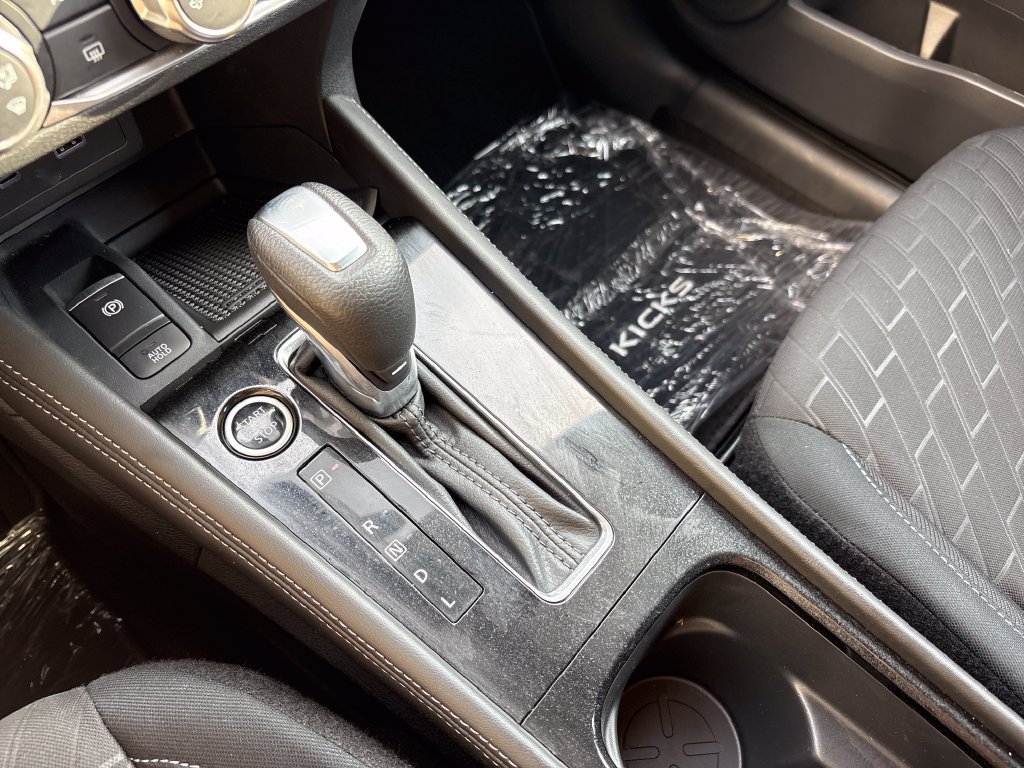Used 2024 Nissan Kicks SV w/ Exterior Package FWD image 20