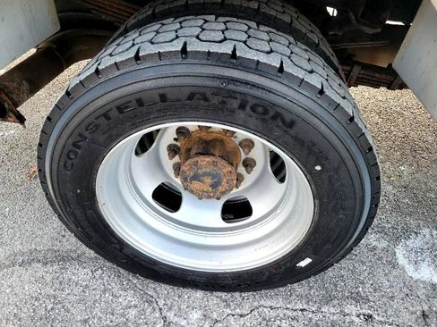 Used 2017 RAM 5500 Tradesman image 14