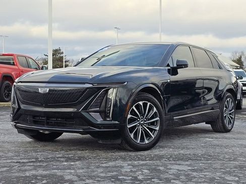 Used 2024 Cadillac Lyriq Sport image 2