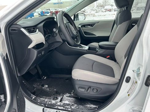 Used 2024 Toyota RAV4 XLE image 16