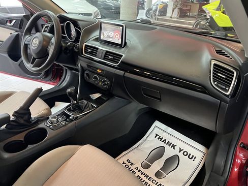 Used 2015 MAZDA MAZDA3 i Sport image 29