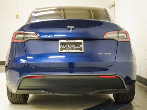 Used 2022 Tesla Model Y Long Range AWD/4WD image 28