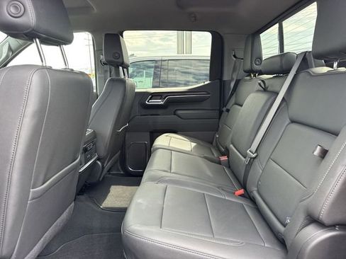 Used 2024 GMC Sierra 1500 SLT w/ SLT Premium Plus Package AWD/4WD image 9